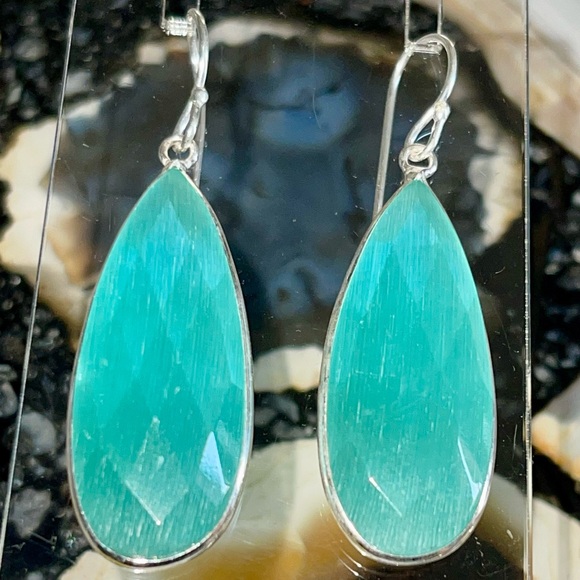 Blue Green Cat’s Eye Earrings 1 7/8” - Picture 5 of 11